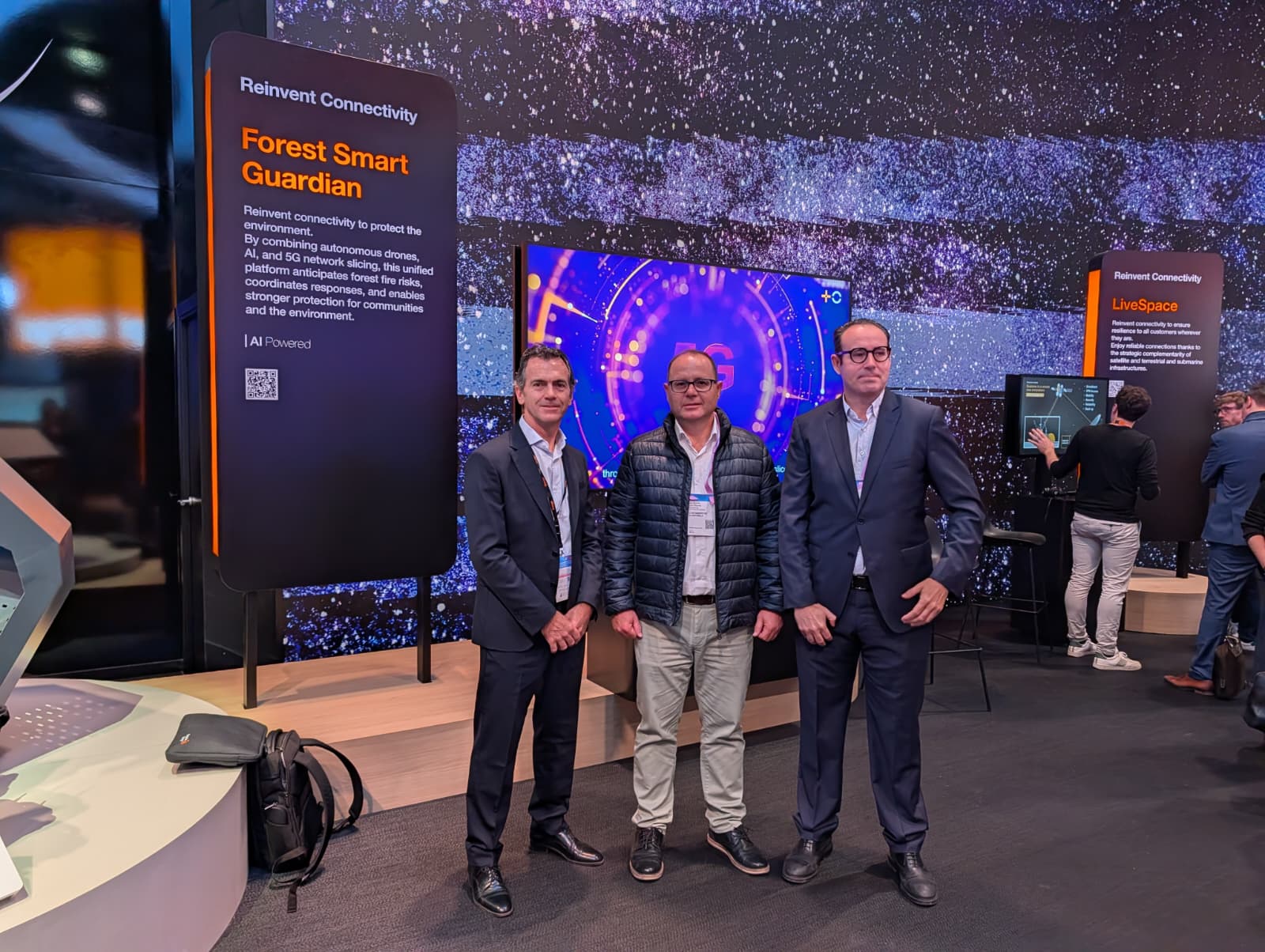 El decano José Antonio López Olmedo asiste al Mobile World Congress 2026